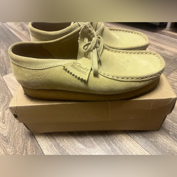 Clarks - Picture 3 of 4